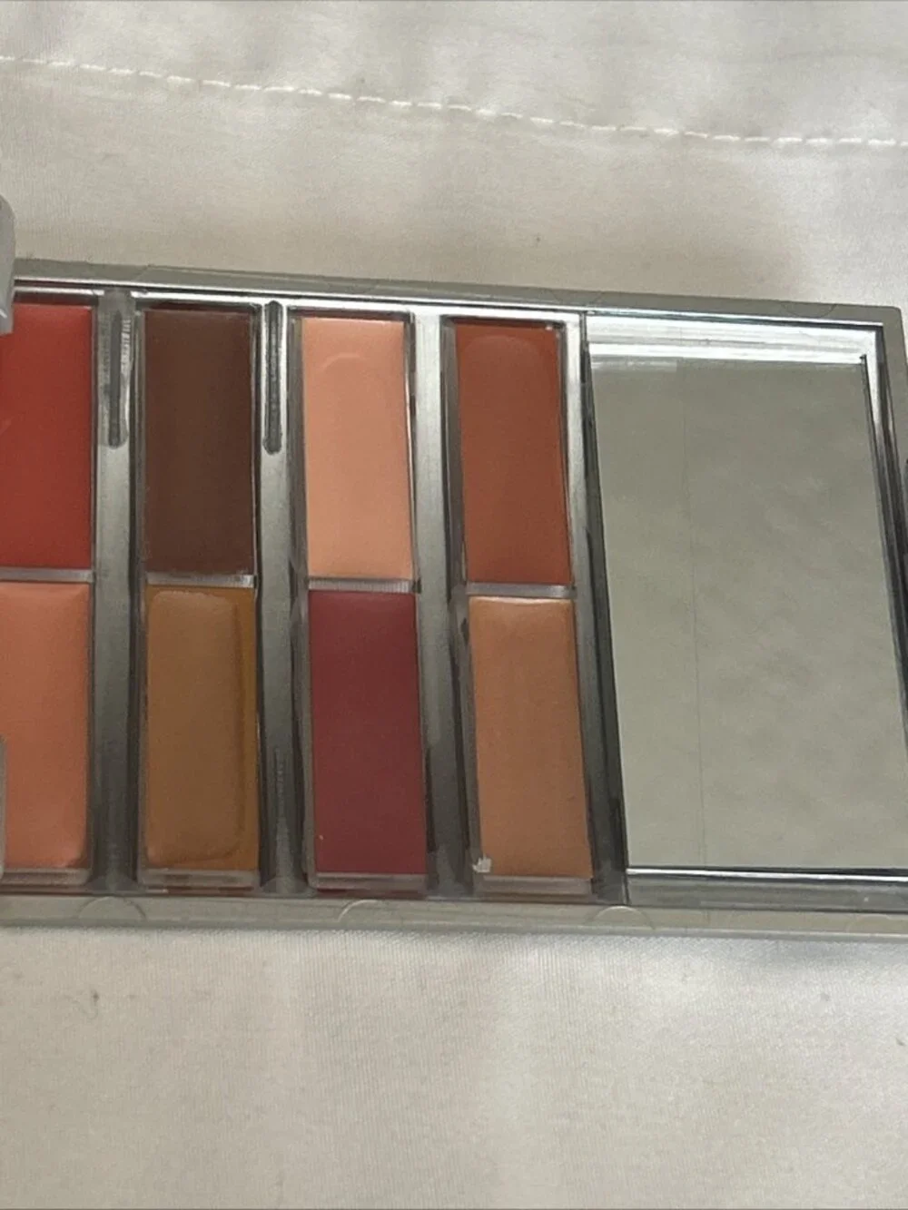 Models Prefer palette w/ 2 Blush 6Eyeshadow 8 cream lipsticks #4 coral-red shade